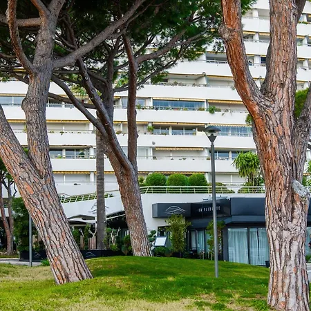 Pour 3 - Loubet Апартаменты